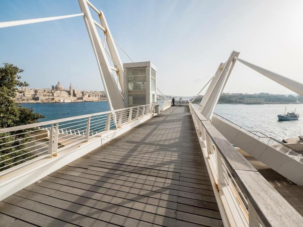Unbeatable Location Valletta And Harbour Views Appartement Sliema Buitenkant foto