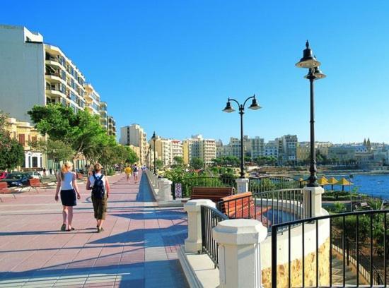 Unbeatable Location Valletta And Harbour Views Appartement Sliema Buitenkant foto